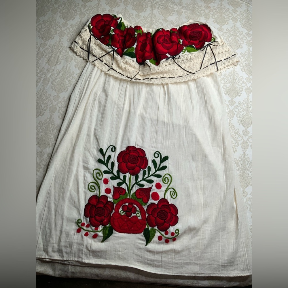 Hand stitched beige Rose flower dress one size